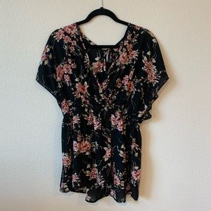 Beautiful Floral Torrid blouse
